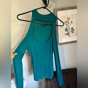 Cut out long sleeve